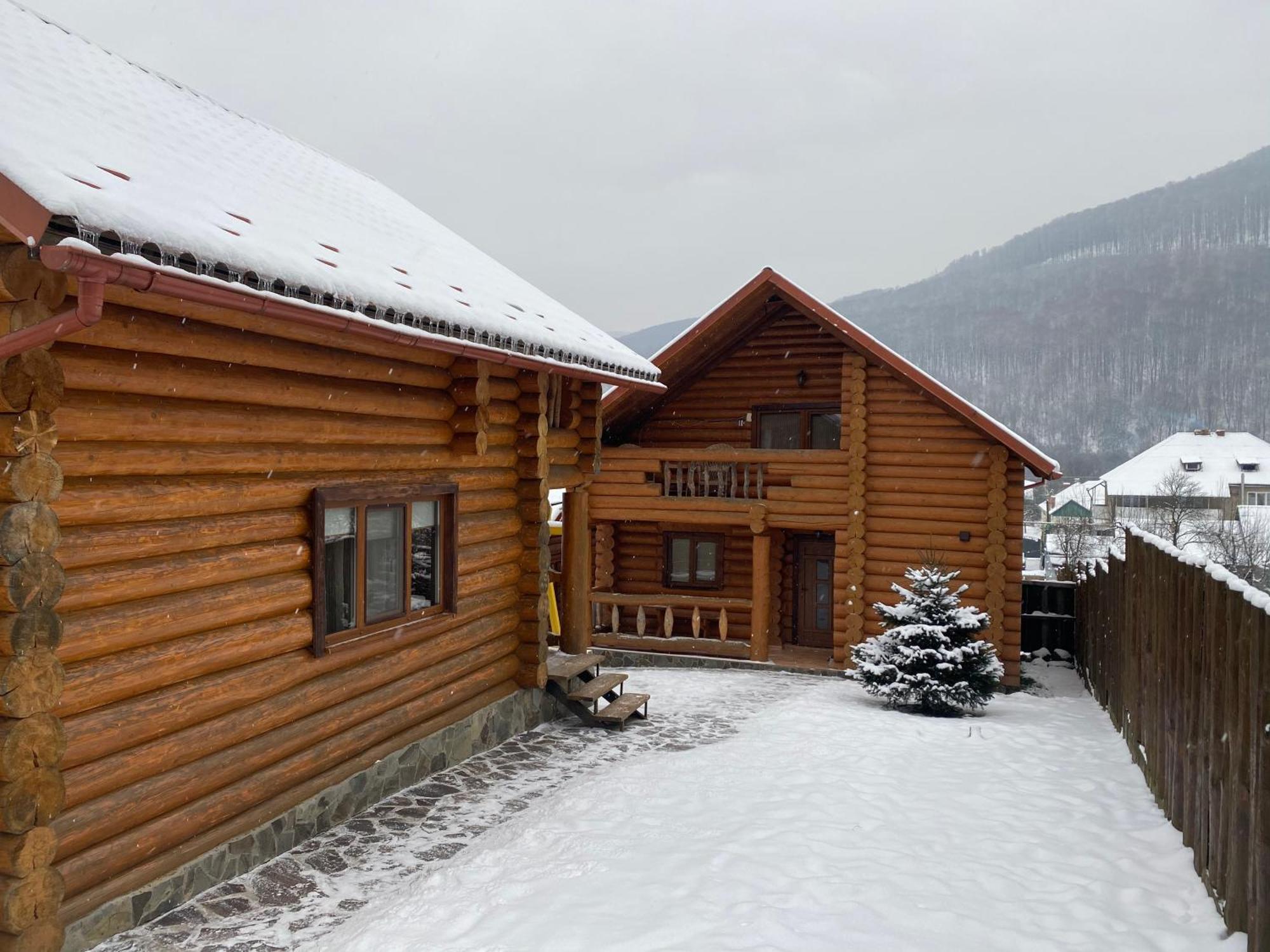 Smerekovyi Dvir Poljana Exterior foto