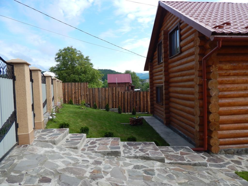 Smerekovyi Dvir Poljana Exterior foto