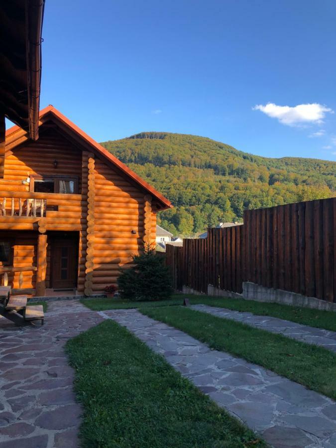 Smerekovyi Dvir Poljana Exterior foto